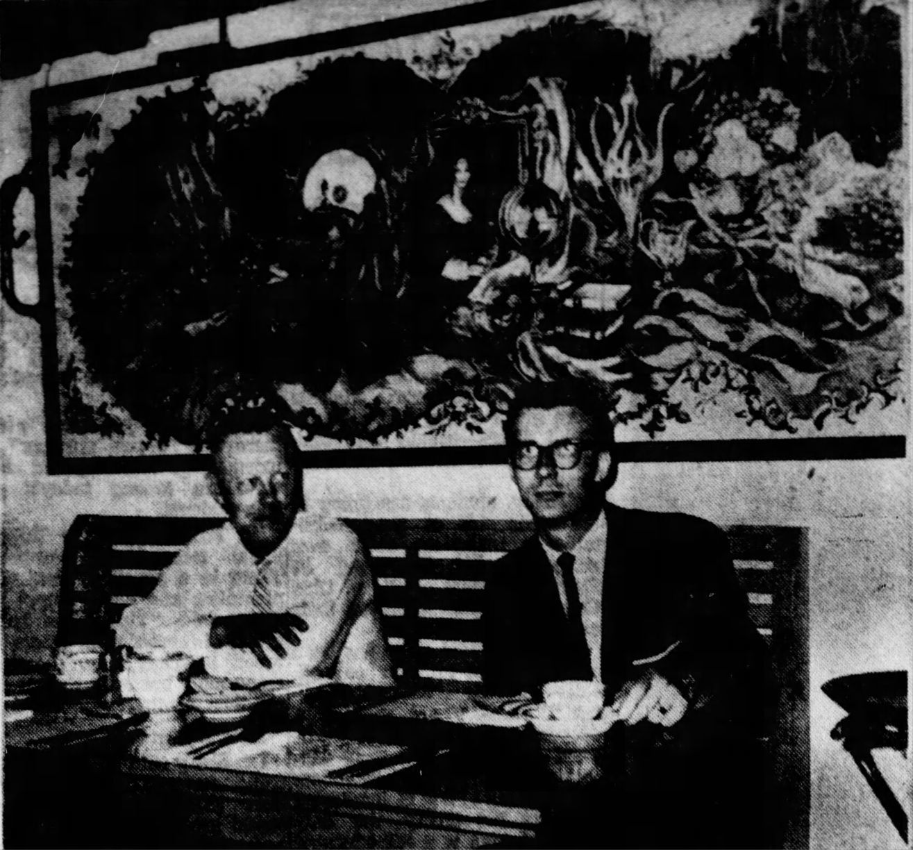 Cotton's Village Inn